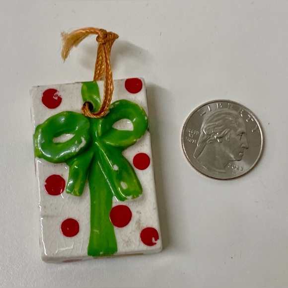 Mid Century Post WWII Japan Glazed Ceramic Christmas Present Ornament - Picture 8 of 13